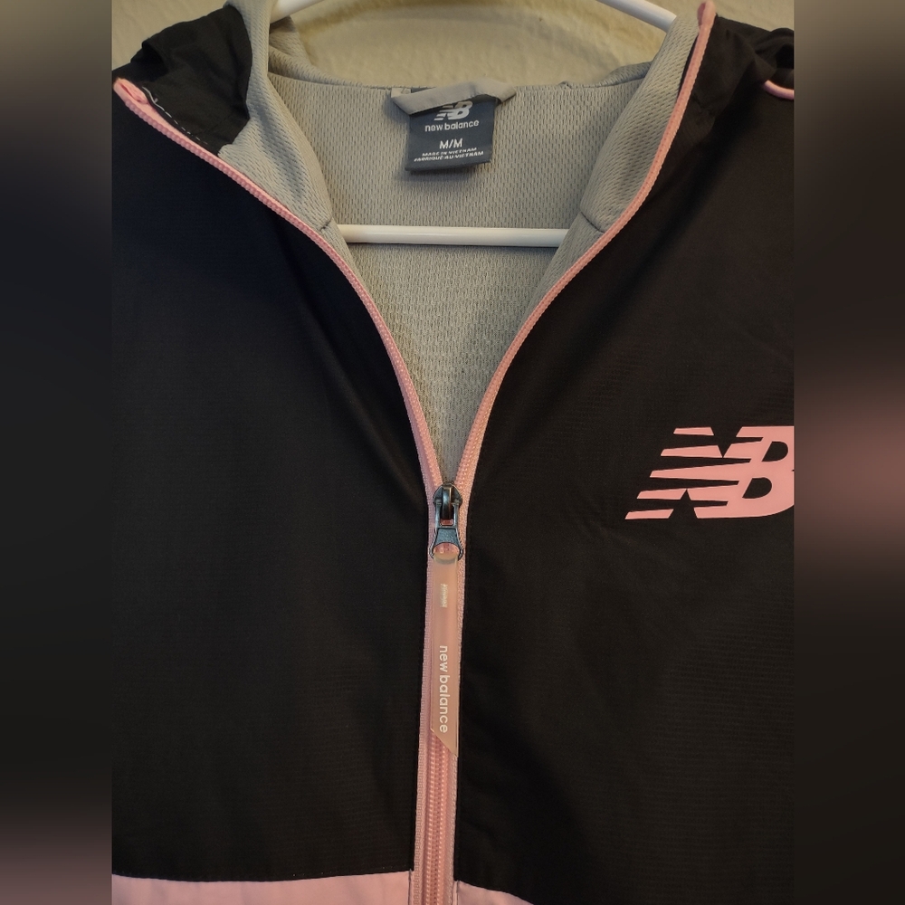 New Balance Hooded Fully Lined Color Block Windbreaker Jacket Size Medium - Picture 8 of 16